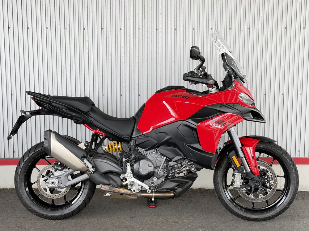 試乗車 Multistrada V2 S