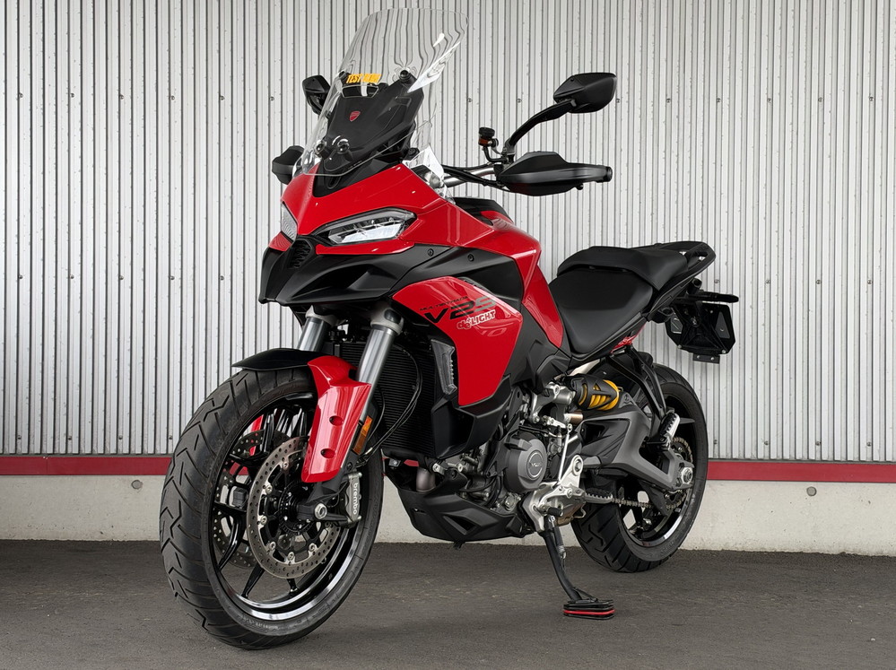 試乗車 Multistrada V2 S